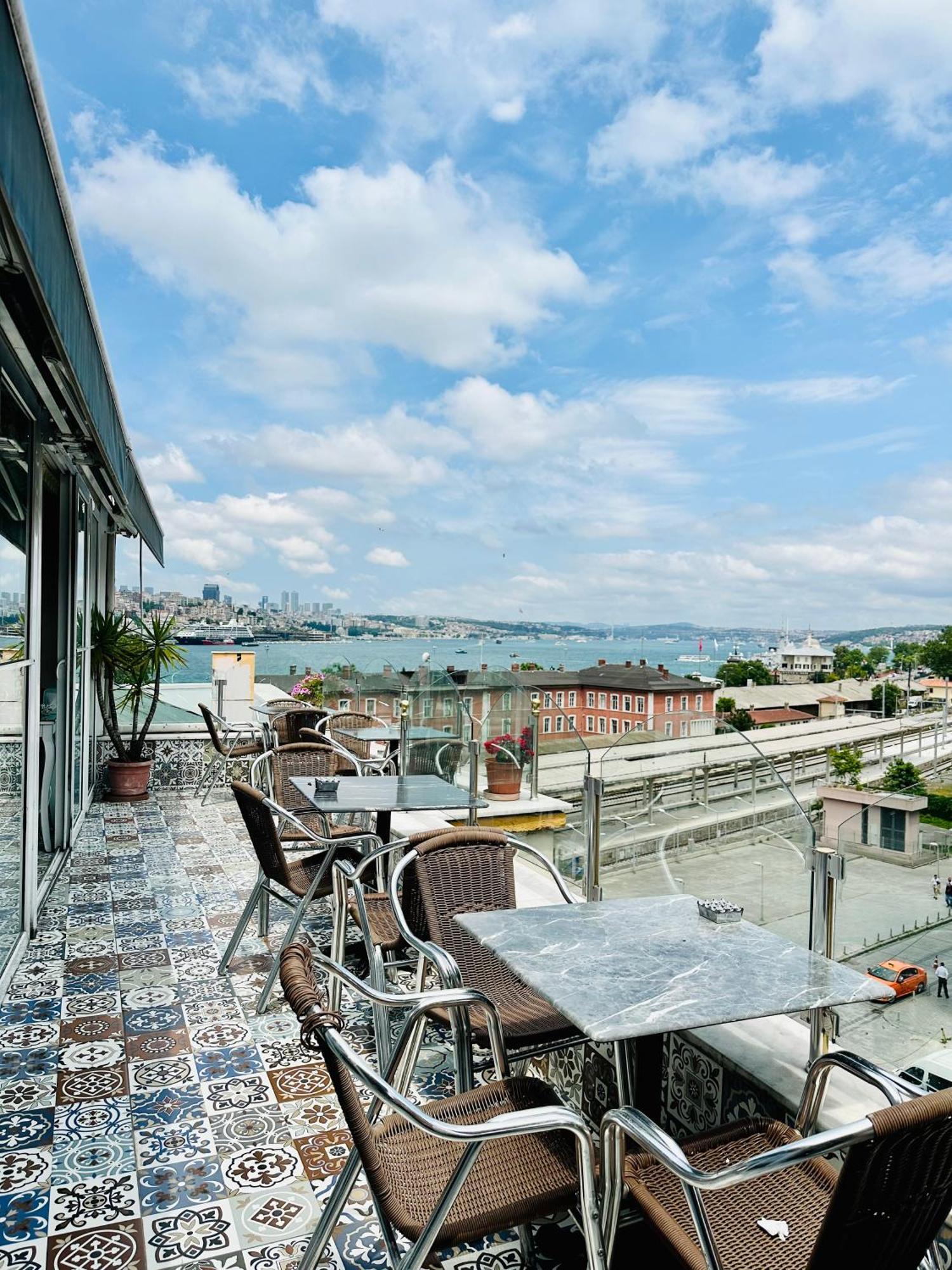 Crowned Plus Hotel Istanbul Exteriör bild