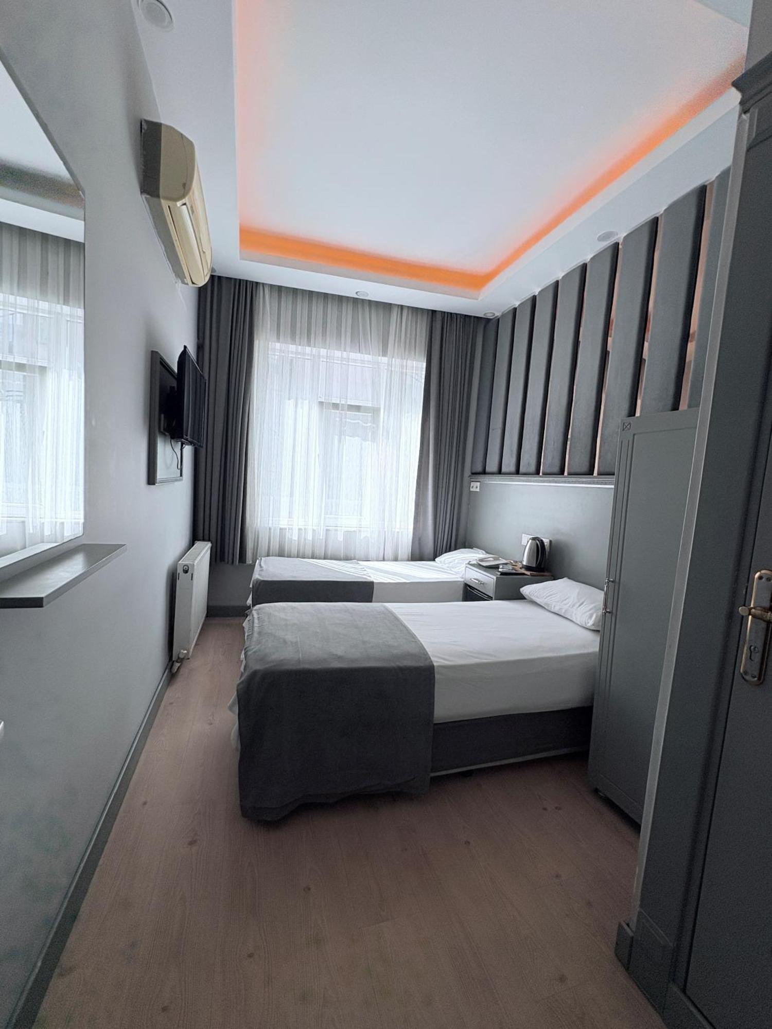 Crowned Plus Hotel Istanbul Exteriör bild
