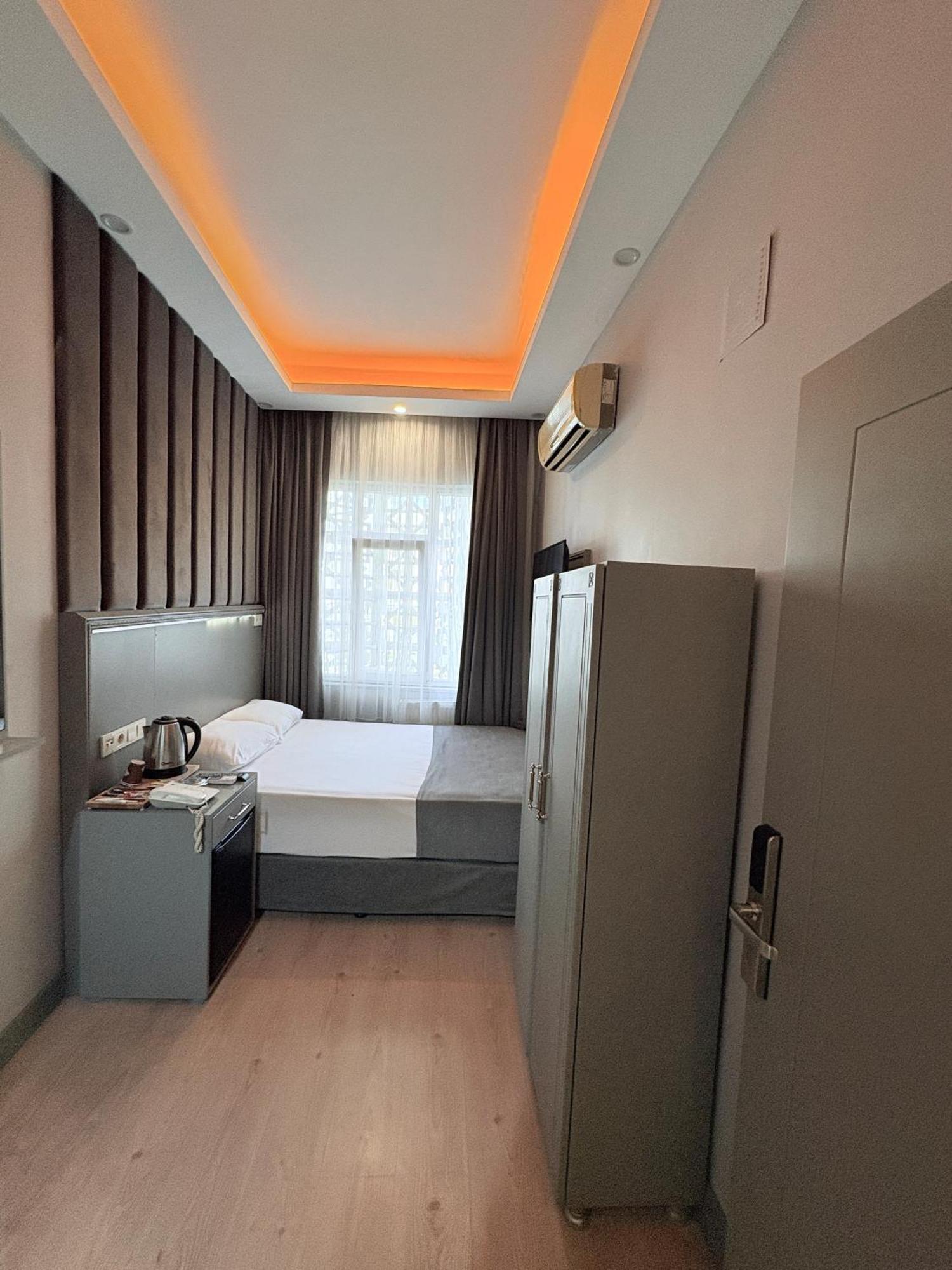 Crowned Plus Hotel Istanbul Exteriör bild