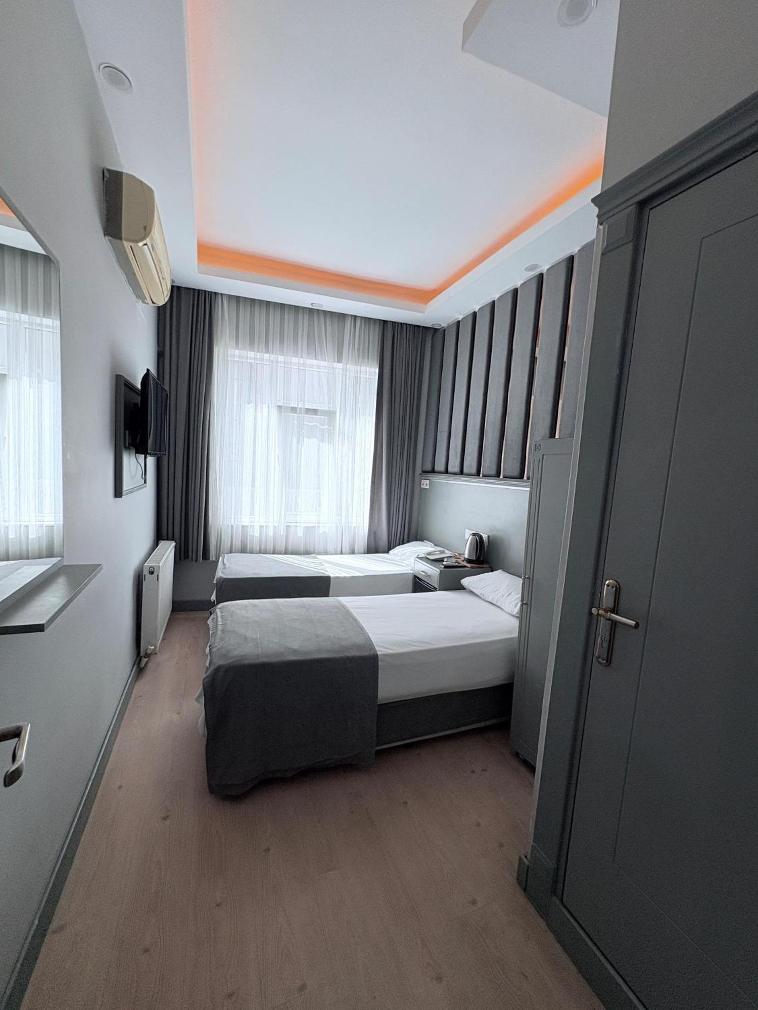 Crowned Plus Hotel Istanbul Exteriör bild