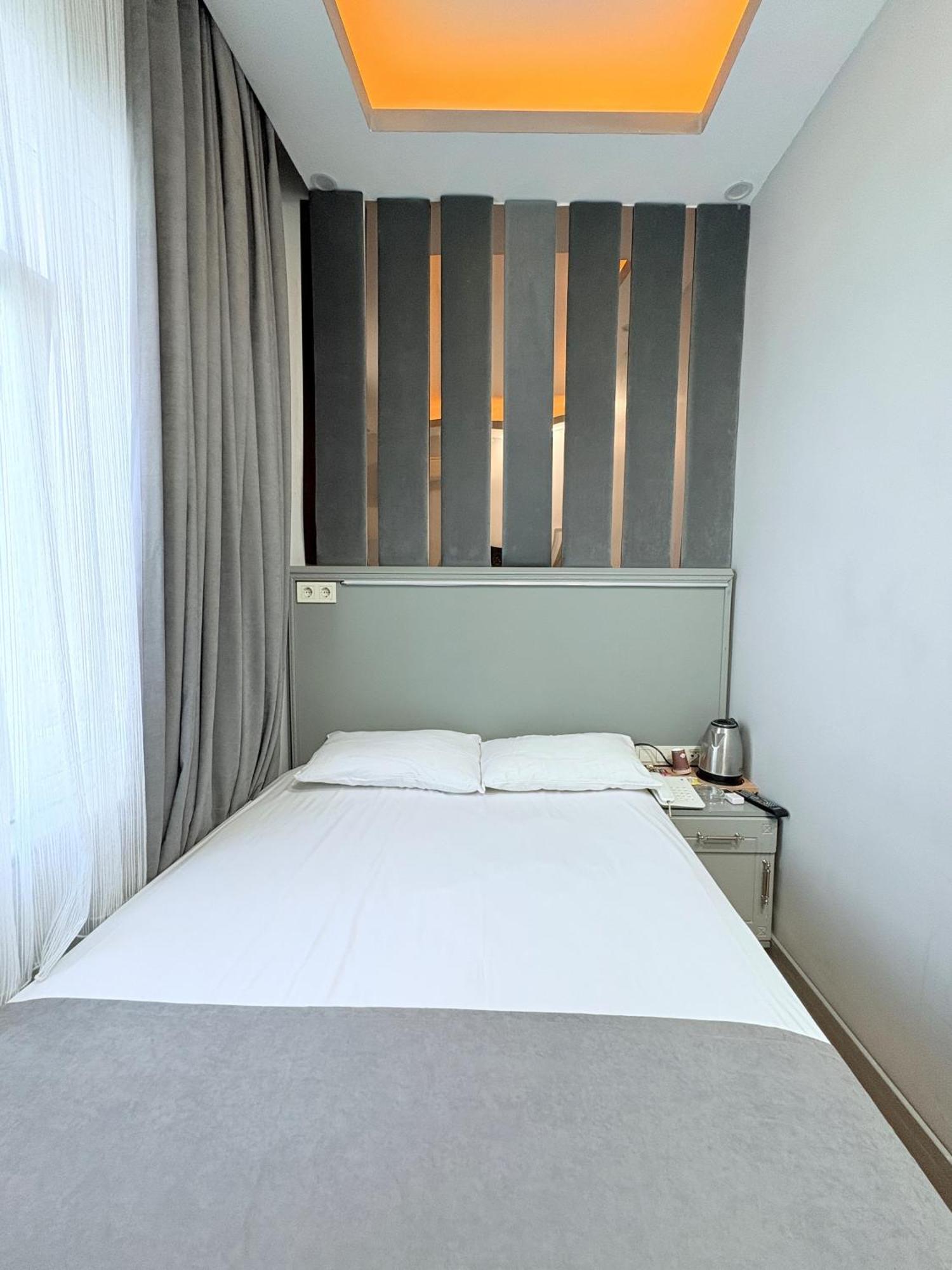 Crowned Plus Hotel Istanbul Exteriör bild